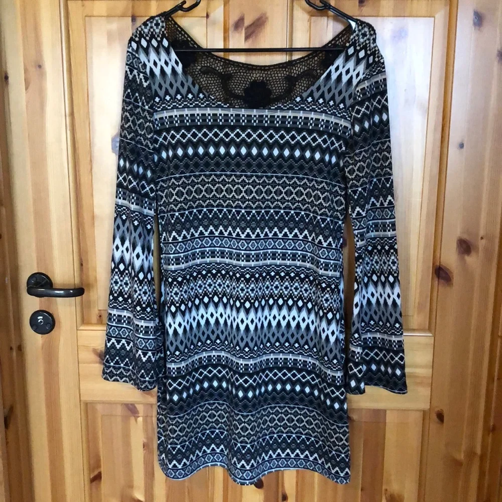 Dress - Picture 1 of 4